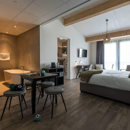 Hotel Fruitpark & 4*