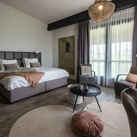 Fruitpark & Hotel 4*