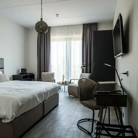 Hotel Fruitpark & 4*