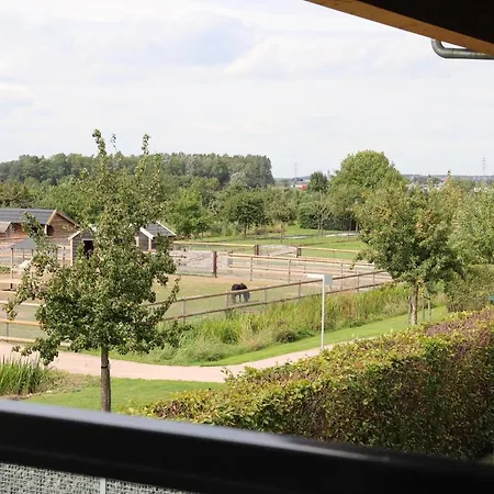 Fruitpark & Hotel 4*