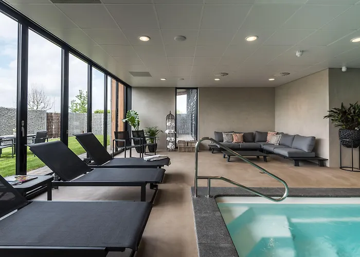 Fruitpark & Hotel 4*