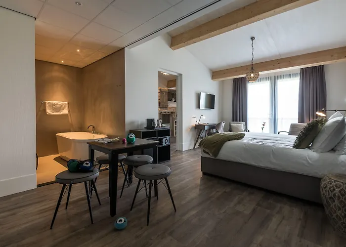 Hotel Fruitpark & 4*