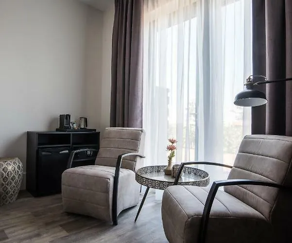 Fruitpark & Hotel 4*