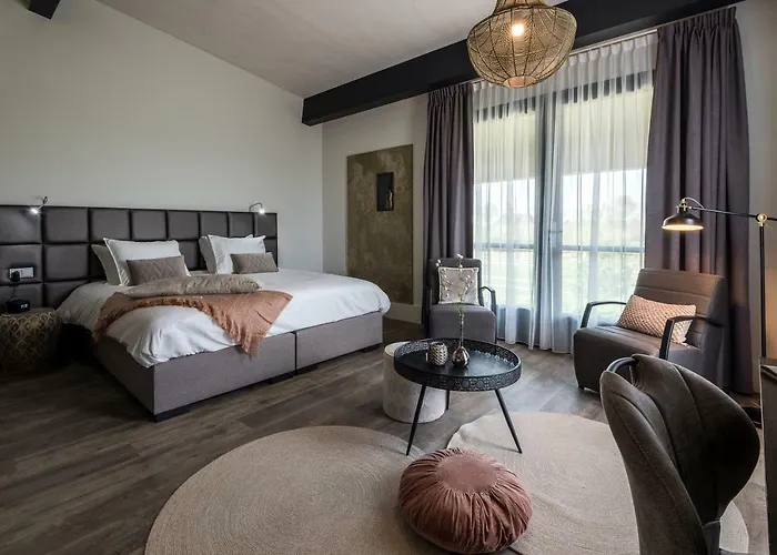 Fruitpark & Hotel 4*