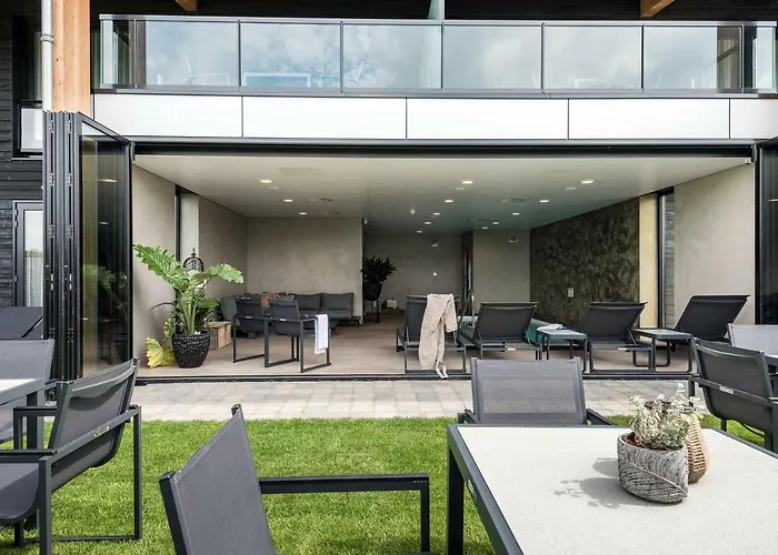 Hotel Fruitpark & 4*