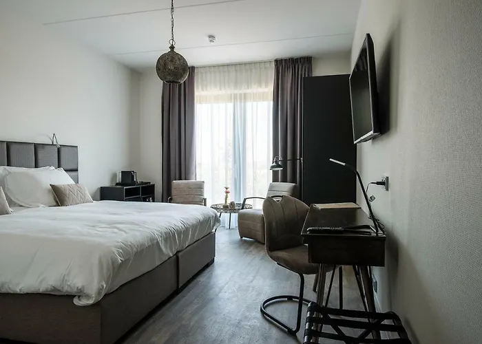 Hotell Fruitpark & 4*