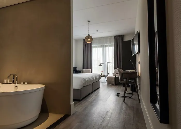 Hotel Fruitpark & 4*