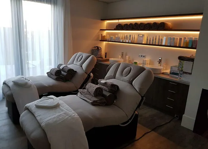 Hotel Fruitpark & 4*