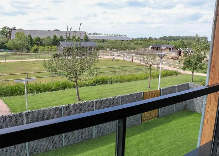 Fruitpark & Hotel 4*